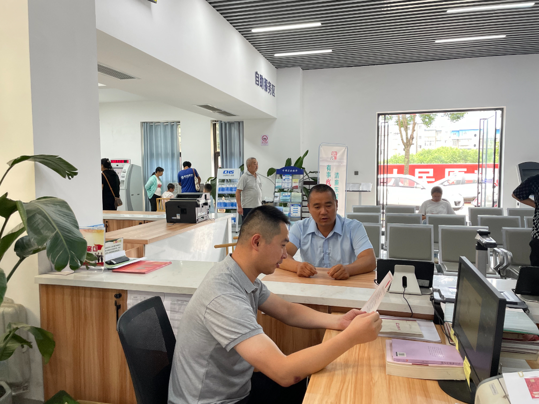  多悅鎮(zhèn)便民服務(wù)中心內(nèi)，群眾辦事很便捷。