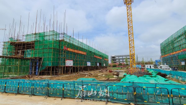 樂凱新材電子材料研發(fā)及產(chǎn)業(yè)基地項目建設(shè)現(xiàn)場。