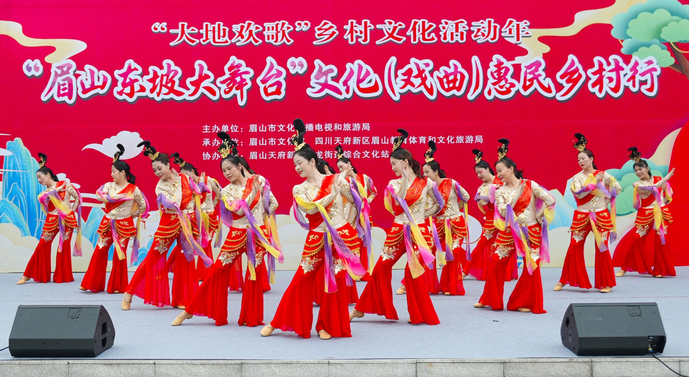文化戲曲惠民鄉(xiāng)村行.jpg